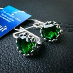 Сережки з великим фіанітом і ажурною окантовкою 82057 - Зображення 5